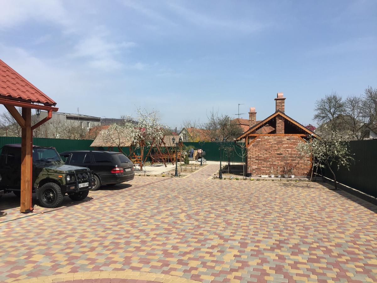 Міні Готель Вілла Вікторія Berehove  Exterior foto