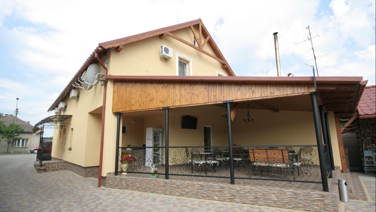 Міні Готель Вілла Вікторія Berehove  Exterior foto