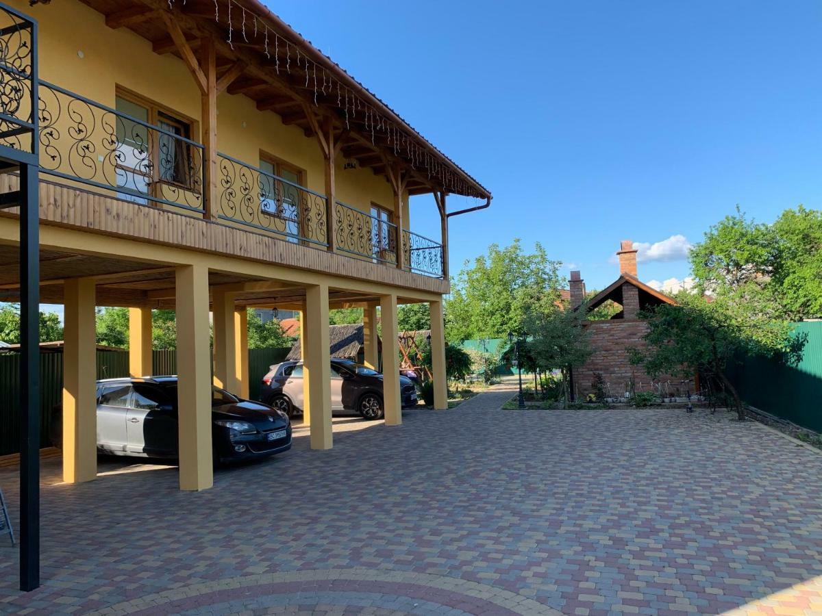 Міні Готель Вілла Вікторія Berehove  Exterior foto