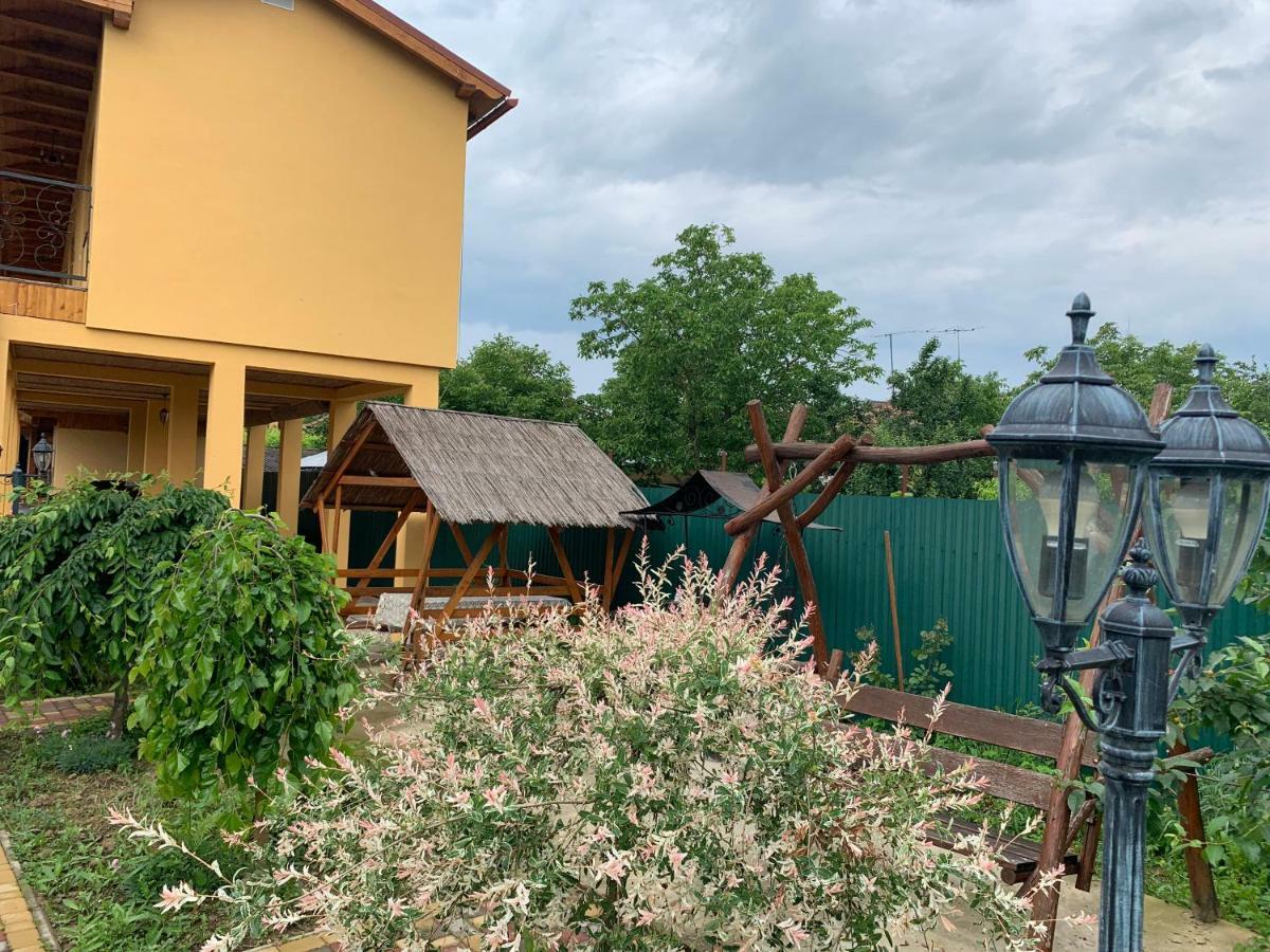 Міні Готель Вілла Вікторія Berehove  Exterior foto